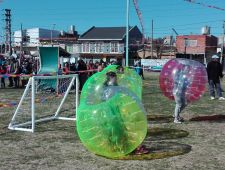 Fútbol con Pelotas de Burbujas